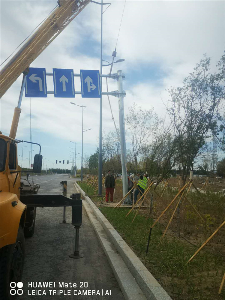 道路标牌-- 新疆裕达鸿途交安设施有限责任公司